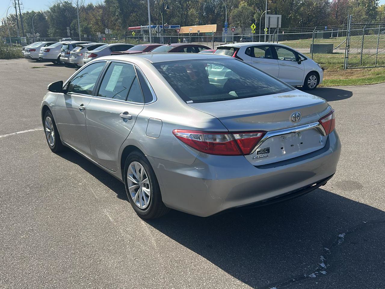 Used 2015 Toyota Camry LE FWD image 7