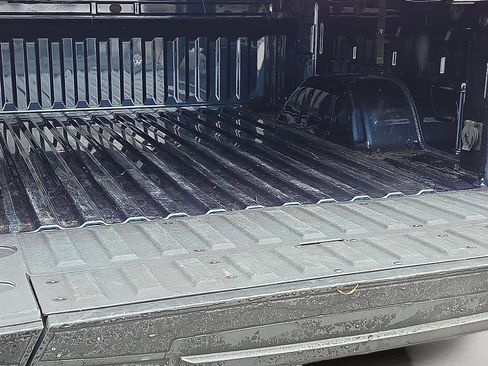 Used 2022 GMC Sierra 1500 SLT w/ SLT Convenience Package image 23