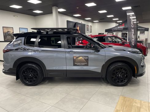 New 2025 Mitsubishi Outlander AWD image 6