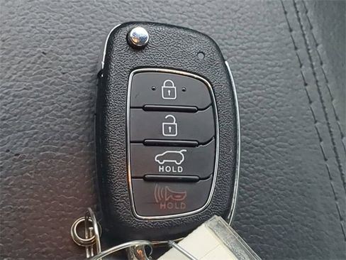 Used 2017 Hyundai Santa Fe Sport image 25