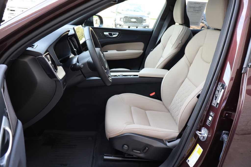 Used 2026 Volvo XC60 B5 Plus w/ Climate Package AWD/4WD image 20