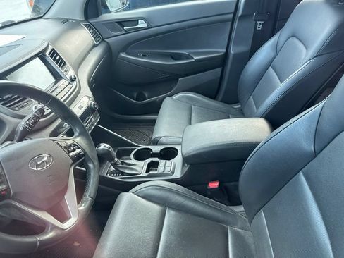 Used 2017 Hyundai Tucson SE Plus AWD/4WD image 5