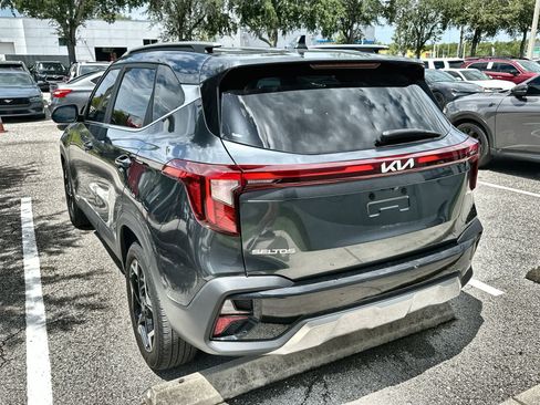 Used 2024 Kia Seltos EX FWD image 6