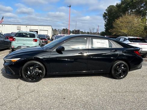 New 2026 Hyundai Elantra Sport image 2