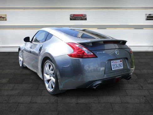 Used 2017 Nissan 370Z w/ Sport Package image 4