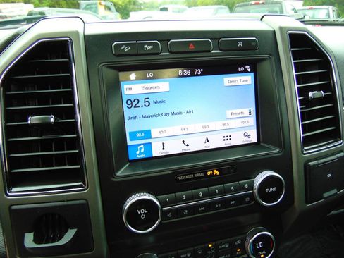 Used 2019 Ford Expedition Max XLT w/ Equipment Group 202A AWD/4WD image 27