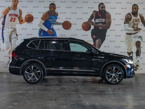 Used 2022 Volkswagen Tiguan SEL R-Line AWD/4WD image 17