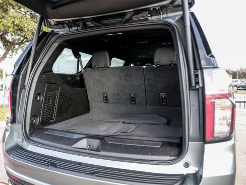 Used 2023 Chevrolet Suburban Premier image 56