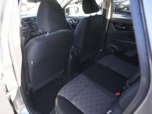 Used 2021 Nissan Rogue Sport SV image 11