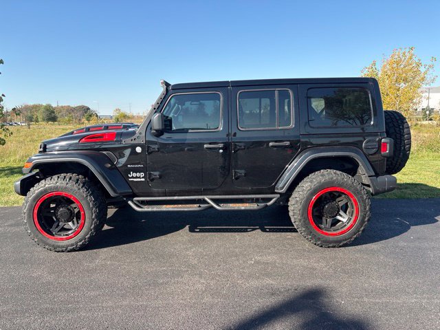 Used 2018 Jeep Wrangler Unlimited Sahara w/ Uconnect 4C Nav & Sound Group AWD/4WD image 8