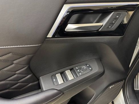 New 2026 Mitsubishi Outlander SEL image 7