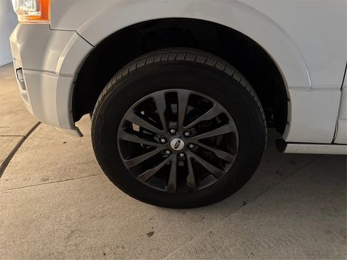 Used 2017 Ford Expedition EL Limited w/ Equipment Group 301A image 11