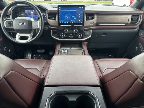 Used 2024 Ford Expedition Max Limited image 18