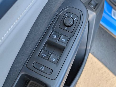 Used 2024 Volkswagen Taos SE FWD image 18