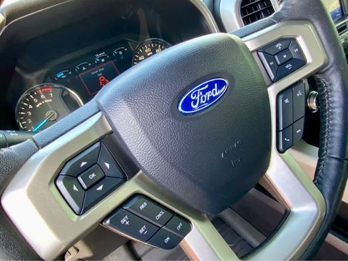 Used 2020 Ford F150 Lariat w/ Equipment Group 502A Luxury AWD/4WD image 41