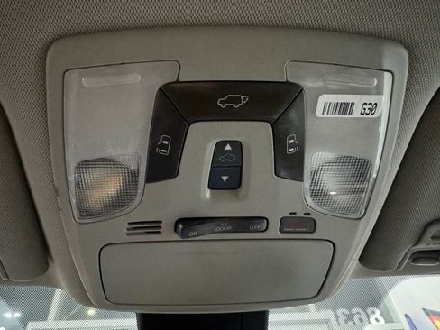 Used 2020 Toyota Sienna XLE image 19