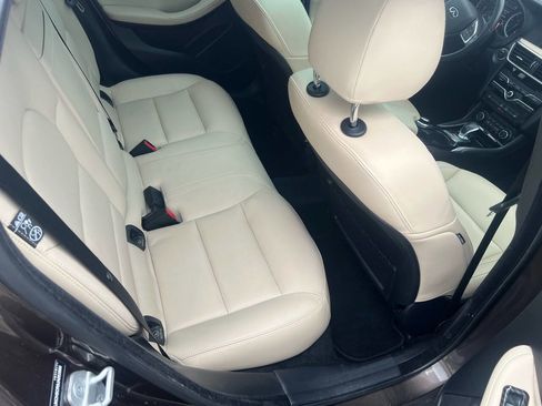 Used 2018 INFINITI QX30 Premium image 24