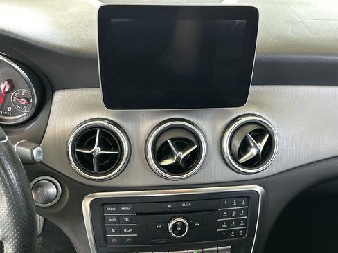 Used 2018 Mercedes-Benz CLA 250 image 22