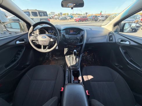 Used 2015 Ford Focus SE FWD image 21
