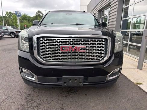 Used 2015 GMC Yukon XL Denali w/ Premium Package AWD/4WD image 2