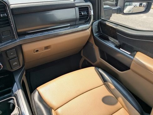 Used 2024 Ford F350 Lariat w/ Lariat Ultimate Package AWD/4WD image 19