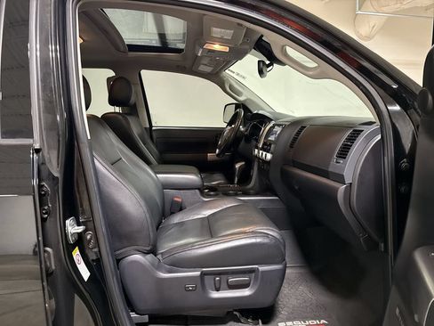Used 2020 Toyota Sequoia TRD Pro AWD/4WD image 23