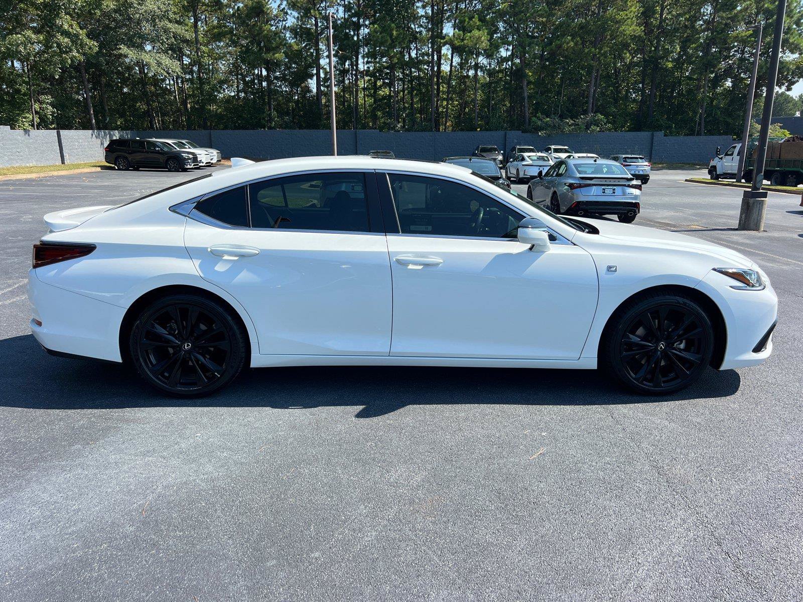 Certified 2022 Lexus ES 350 F Sport w/ Accessory Package FWD image 4
