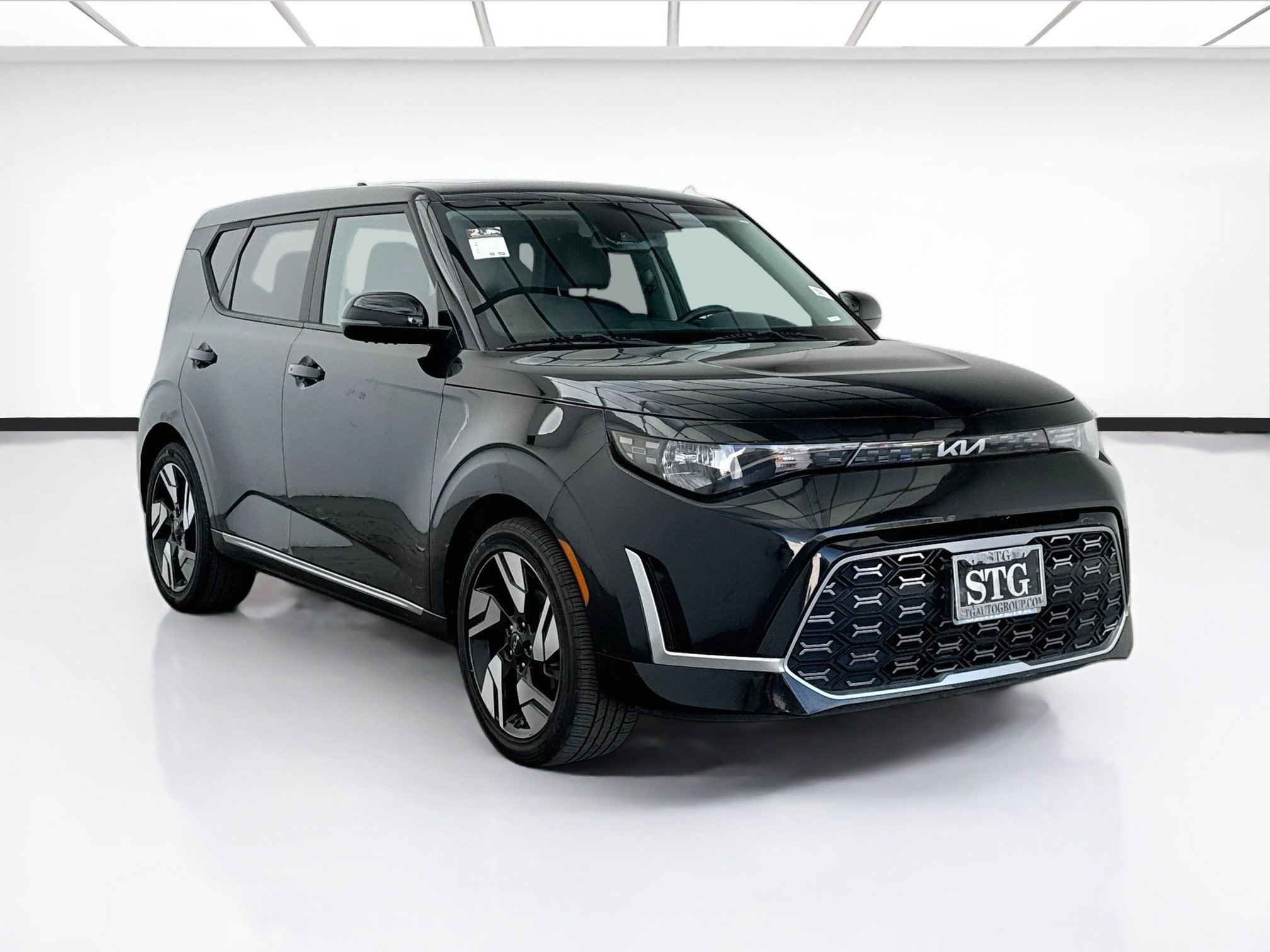 Used 2023 Kia Soul GT-Line FWD image 3