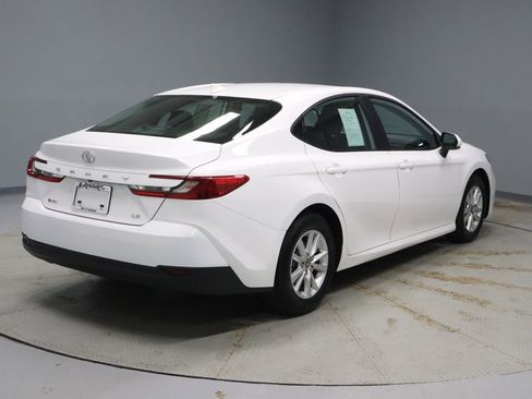 Used 2025 Toyota Camry LE image 9