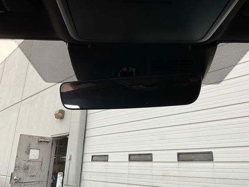 Used 2025 Toyota Tacoma TRD Off-Road image 16