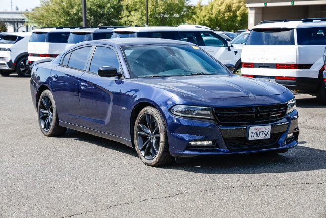Used 2017 Dodge Charger R/T w/ Plus Group RWD image 6