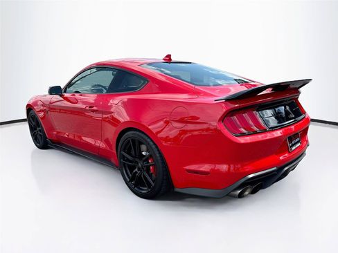 Used 2021 Ford Mustang Shelby GT500 w/ Technology Package RWD image 3