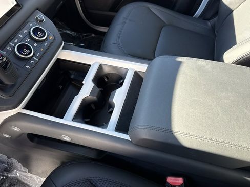 Used 2025 Land Rover Defender 110 S image 24