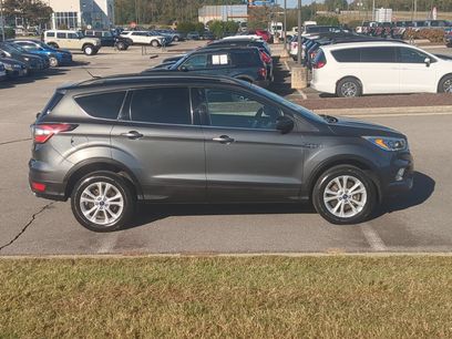 Used 2017 Ford Escape SE w/ Equipment Group 201A