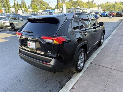 Certified 2025 Toyota RAV4 LE AWD/4WD image 6