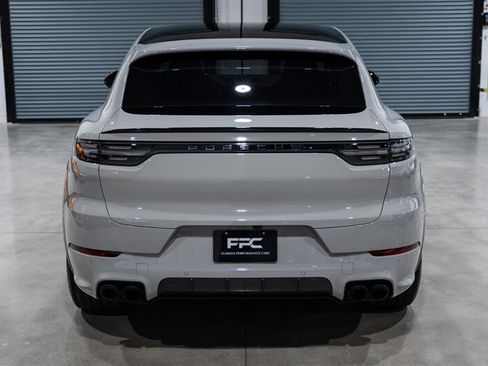 Used 2021 Porsche Cayenne Turbo AWD/4WD image 5