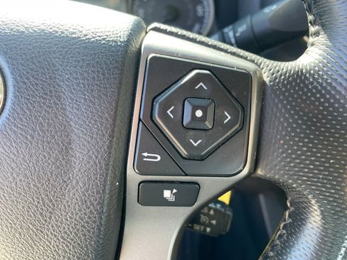 Used 2016 Toyota Tacoma SR5 image 24