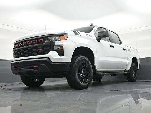 Used 2025 Chevrolet Silverado 1500 Custom Trail Boss AWD/4WD image 25