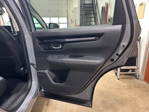 Used 2024 Honda CR-V EX-L image 32