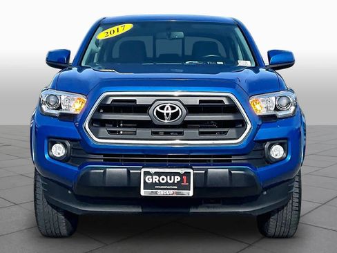 Used 2017 Toyota Tacoma SR5 w/ Tow Package AWD/4WD image 3