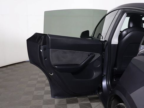 Used 2020 Tesla Model Y Long Range AWD/4WD image 23