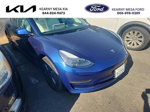 Used 2023 Tesla Model 3 Standard Range RWD image 1