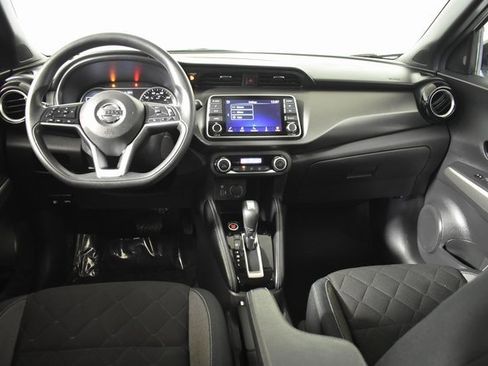 Used 2020 Nissan Kicks SV image 24