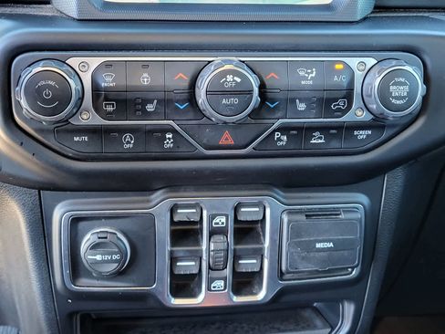 Used 2020 Jeep Gladiator Overland image 23