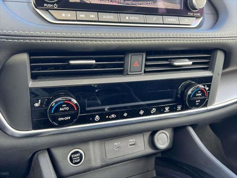 Used 2023 Nissan Rogue SV w/ SV Premium B Package image 30