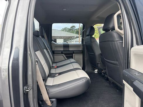 Used 2017 Ford F250 XL w/ Power Equipment Group AWD/4WD image 12