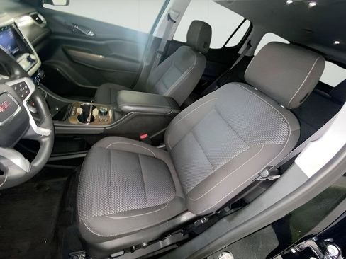 Used 2023 GMC Acadia SLE w/ Driver Convenience Package FWD image 17