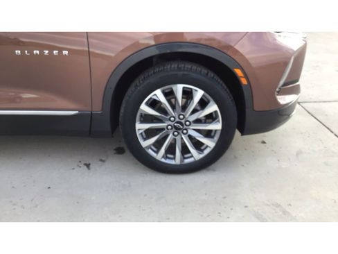 Used 2024 Chevrolet Blazer Premier w/ Driver Confidence II Package image 20