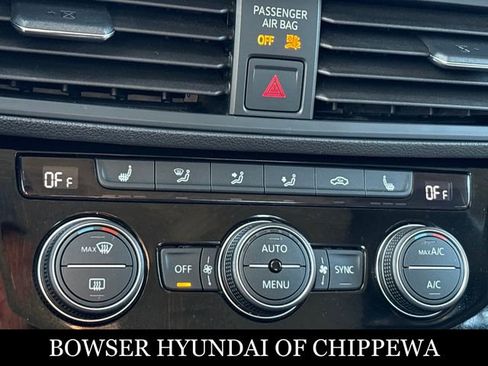Used 2023 Volkswagen Jetta SE FWD image 16