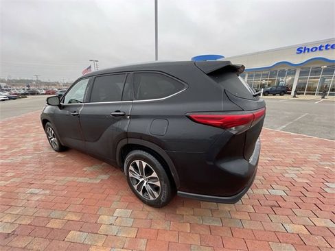 Used 2021 Toyota Highlander XLE image 13